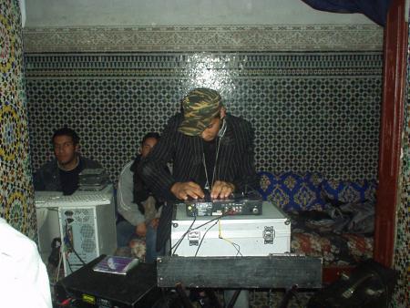 dj small