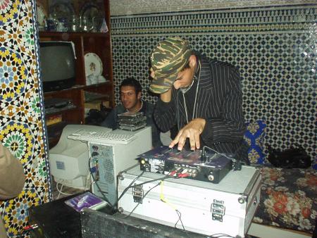 dj small